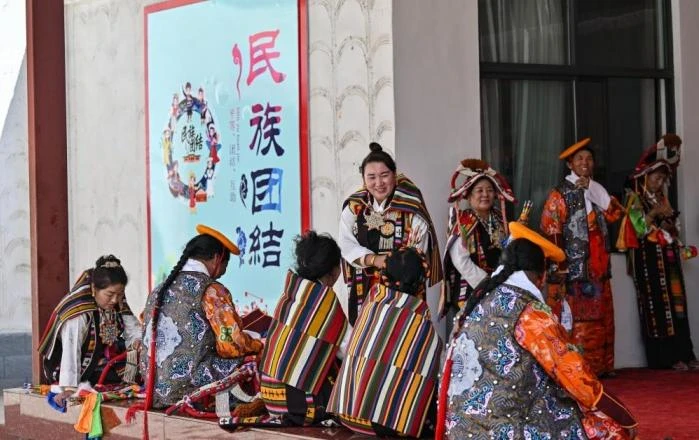 奮進強國路 闊步新征程丨同心奔赴美好前程——新中國成立75周年推進民族團結進步成就綜述